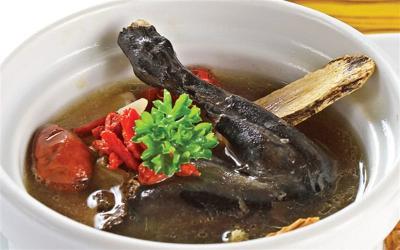 Cách làm gà Ác hầm thuốc bắc thơm ngon